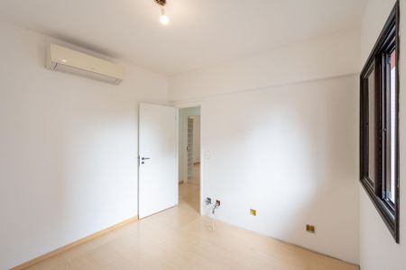 Apartamento à venda com 95m², 3 quartos e 2 vagasQuarto 2