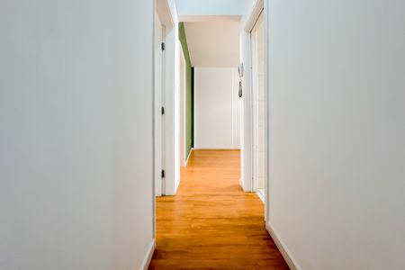 Corredor de apartamento para alugar com 2 quartos, 65m² em Cambuci, São Paulo