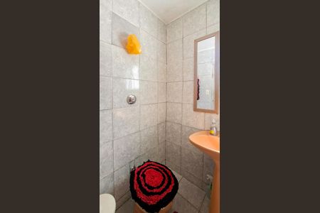 Casa à venda com 843m², 3 quartos e 2 vagas Casa à venda com 843m², 3 quartos e 2 vagasBanheiro Social