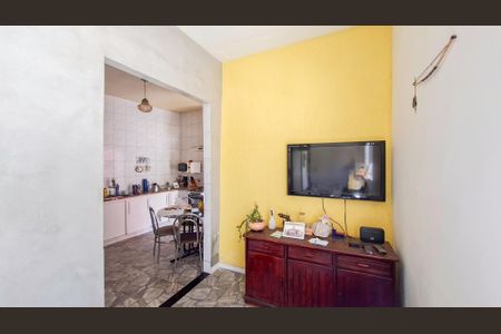 Casa à venda com 843m², 3 quartos e 2 vagas Casa à venda com 843m², 3 quartos e 2 vagasSala de TV