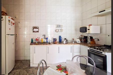 Casa à venda com 843m², 3 quartos e 2 vagas Casa à venda com 843m², 3 quartos e 2 vagasCozinha