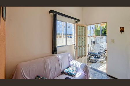 Sala de casa à venda com 3 quartos, 843m² em Nova Floresta, Belo Horizonte