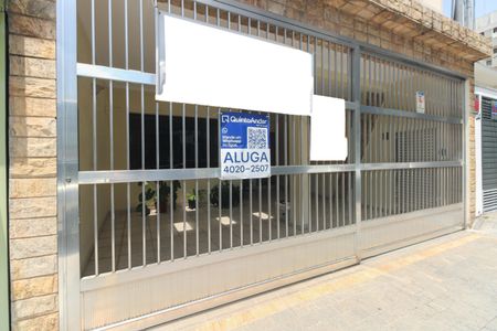 Casa para alugar com 200m², 4 quartos e 2 vagasFachada