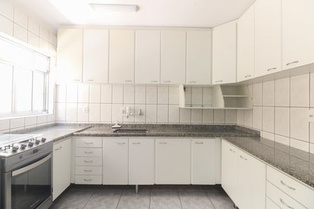 Casa para alugar com 200m², 4 quartos e 2 vagasCozinha