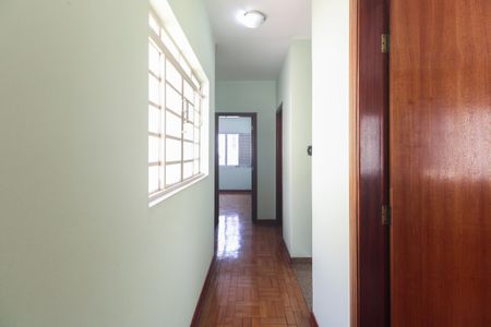 Casa para alugar com 200m², 4 quartos e 2 vagasCorredor
