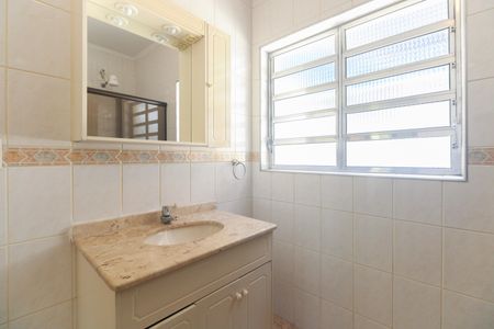 Casa para alugar com 200m², 4 quartos e 2 vagasBanheiro