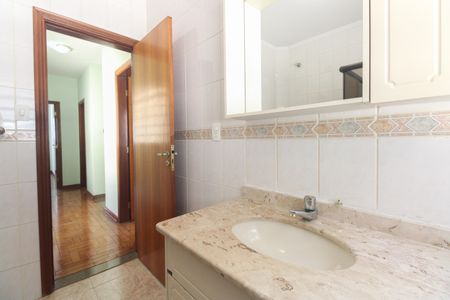 Casa para alugar com 200m², 4 quartos e 2 vagasBanheiro