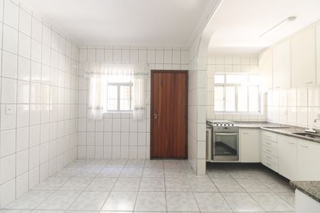 Casa para alugar com 200m², 4 quartos e 2 vagasCozinha