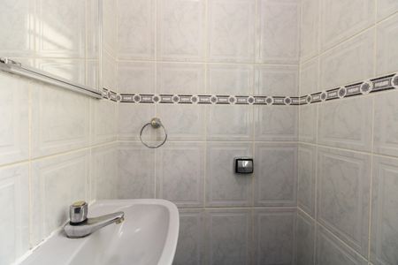 Casa para alugar com 200m², 4 quartos e 2 vagasLavabo