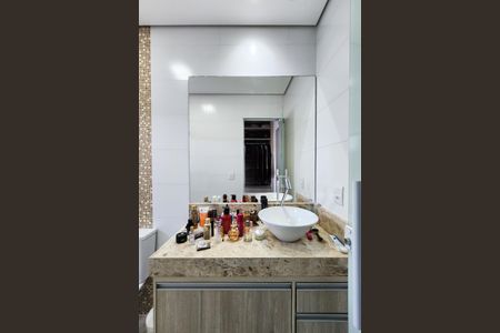 Casa à venda com 311m², 2 quartos e 2 vagas Casa à venda com 311m², 2 quartos e 2 vagasBanheiro Social