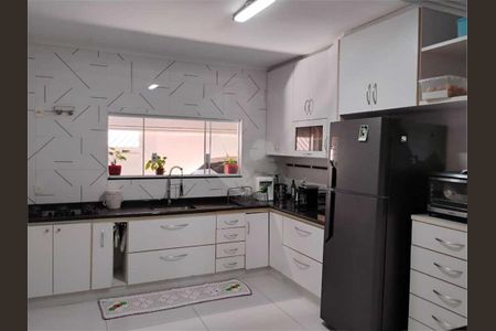Casa à venda com 206m², 4 quartos e 3 vagas