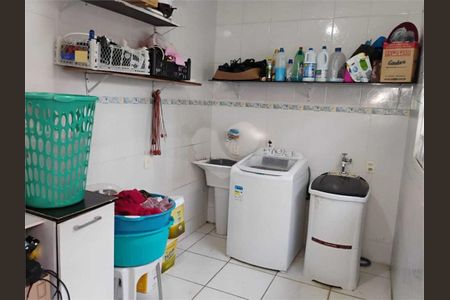 Casa à venda com 206m², 4 quartos e 3 vagas