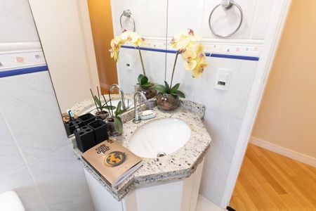 Casa à venda com 156m², 4 quartos e 4 vagasBanheiro Social