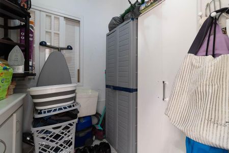 Casa à venda com 156m², 4 quartos e 4 vagasQuarto de Serviço