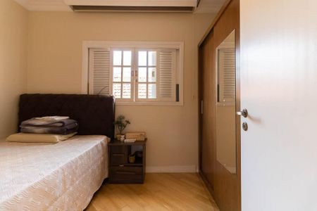 Casa à venda com 156m², 4 quartos e 4 vagasQuarto 2