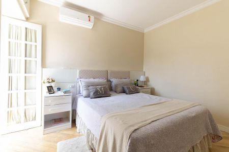 Casa à venda com 156m², 4 quartos e 4 vagasSuíte 2