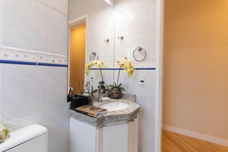 Casa à venda com 156m², 4 quartos e 4 vagasBanheiro Social