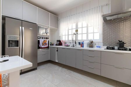 Casa à venda com 156m², 4 quartos e 4 vagasCozinha