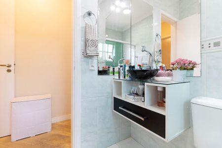 Casa à venda com 156m², 4 quartos e 4 vagasBanheiro da Suíte 2