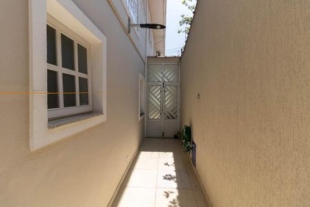 Casa à venda com 156m², 4 quartos e 4 vagasCorredor Lateral