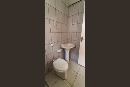 Casa à venda com 80m², 2 quartos e 1 vaga Casa à venda com 80m², 2 quartos e 1 vagaBanheiro de Serviço