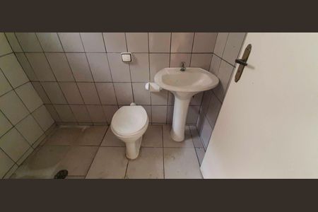 Casa à venda com 80m², 2 quartos e 1 vaga Casa à venda com 80m², 2 quartos e 1 vagaBanheiro de Serviço