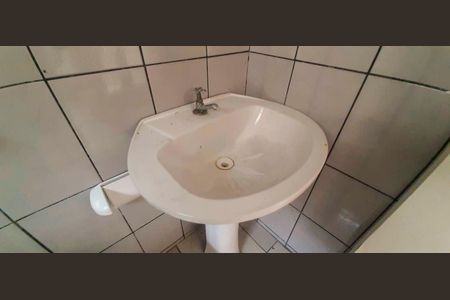 Casa à venda com 80m², 2 quartos e 1 vaga Casa à venda com 80m², 2 quartos e 1 vagaBanheiro de Serviço