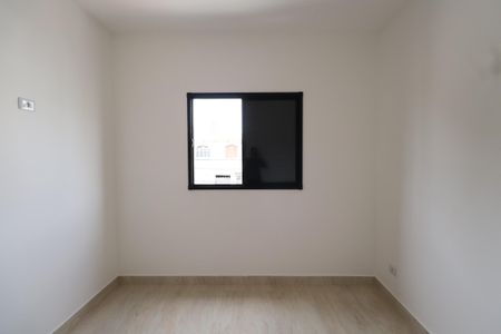 Quarto 1 de apartamento para alugar com 2 quartos, 45m² em Vila Antonina, São Paulo