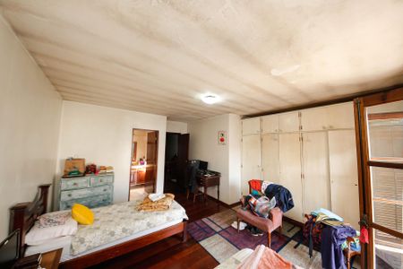 Casa à venda com 200m², 4 quartos e 3 vagas Casa à venda com 200m², 4 quartos e 3 vagasSuíte