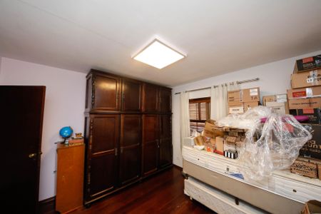 Casa à venda com 200m², 4 quartos e 3 vagas Casa à venda com 200m², 4 quartos e 3 vagasQuarto 1