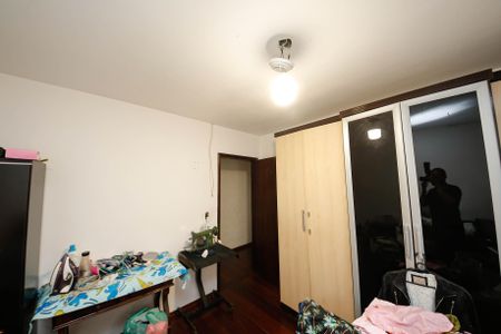 Casa à venda com 200m², 4 quartos e 3 vagas Casa à venda com 200m², 4 quartos e 3 vagasQuarto 2