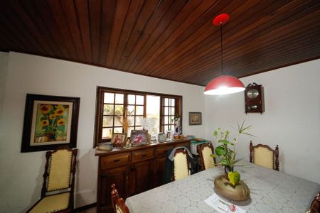 Casa à venda com 200m², 4 quartos e 3 vagas Casa à venda com 200m², 4 quartos e 3 vagasSala de Jantar