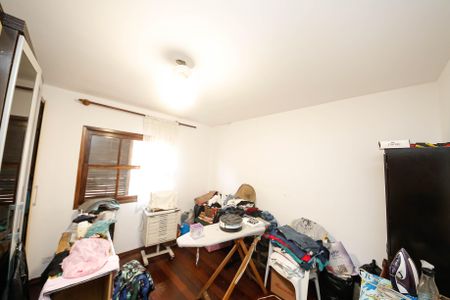 Casa à venda com 200m², 4 quartos e 3 vagas Casa à venda com 200m², 4 quartos e 3 vagasQuarto 2