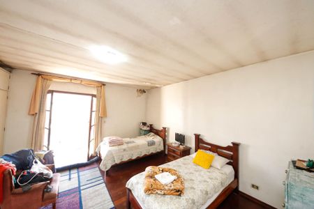 Casa à venda com 200m², 4 quartos e 3 vagas Casa à venda com 200m², 4 quartos e 3 vagasSuíte