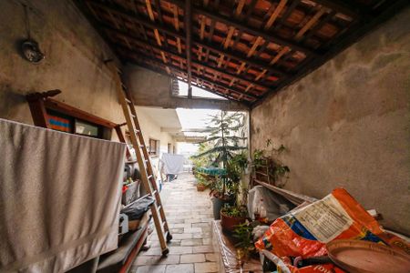 Casa à venda com 200m², 4 quartos e 3 vagas Casa à venda com 200m², 4 quartos e 3 vagasQuintal