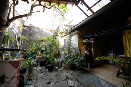 Casa à venda com 200m², 4 quartos e 3 vagas Casa à venda com 200m², 4 quartos e 3 vagasQuintal