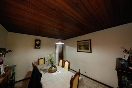 Casa à venda com 200m², 4 quartos e 3 vagas Casa à venda com 200m², 4 quartos e 3 vagasSala de Jantar