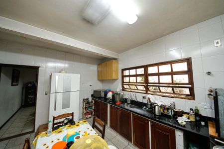 Casa à venda com 200m², 4 quartos e 3 vagas Casa à venda com 200m², 4 quartos e 3 vagasCozinha