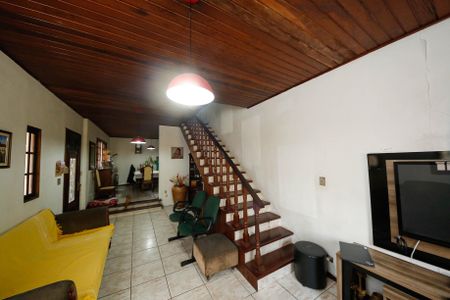 Casa à venda com 200m², 4 quartos e 3 vagas Casa à venda com 200m², 4 quartos e 3 vagasSala de Estar