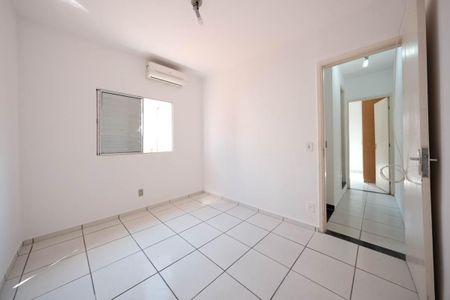 Casa de condomínio à venda com 109m², 2 quartos e 1 vagaQuarto 2
