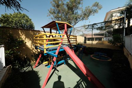 Casa de condomínio à venda com 109m², 2 quartos e 1 vagaPlayground