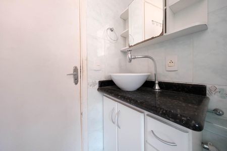 Casa de condomínio à venda com 109m², 2 quartos e 1 vagaBanheiro