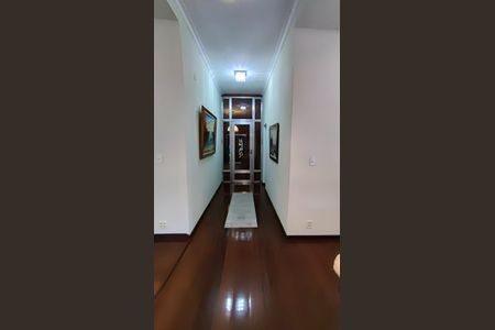 Casa para alugar com 2000m², 4 quartos e 12 vagasCorredor