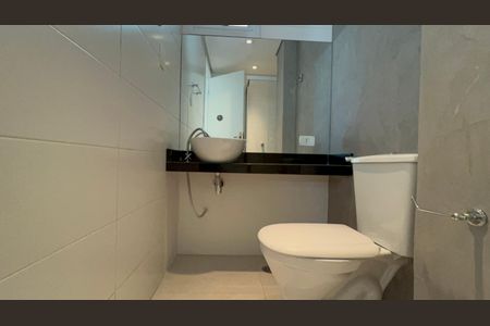 Banheiro 1 de apartamento para alugar com 2 quartos, 83m² em Pinheiros, São Paulo