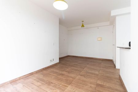 Sala de apartamento para alugar com 2 quartos, 51m² em Jardim Santa Emilia, São Paulo