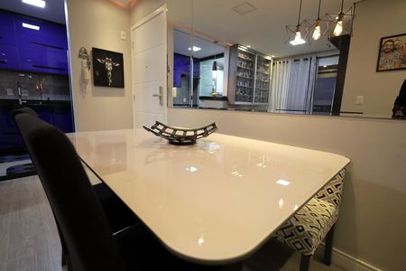 Apartamento à venda com 66m², 2 quartos e 2 vagas Apartamento à venda com 66m², 2 quartos e 2 vagasSala