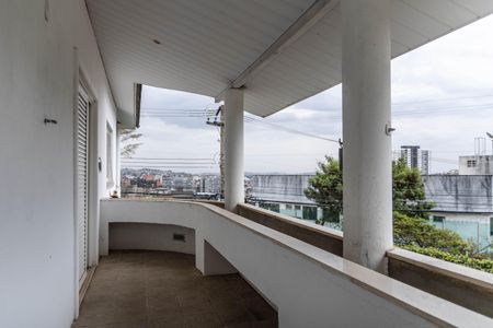 Casa para alugar com 331m², 3 quartos e 8 vagas Casa para alugar com 331m², 3 quartos e 8 vagasVaranda da Suíte