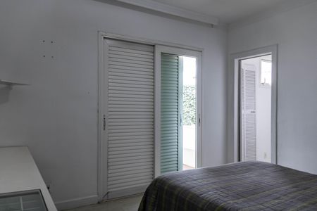 Casa para alugar com 331m², 3 quartos e 8 vagas Casa para alugar com 331m², 3 quartos e 8 vagasSuíte