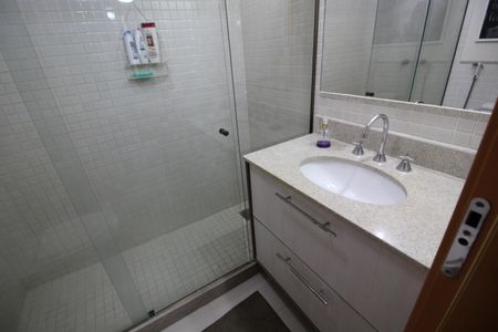 Apartamento à venda com 113m², 3 quartos e 2 vagasQuarto 2 - Banheiro
