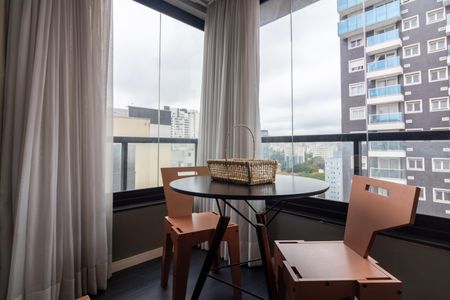 Studio para alugar com 45m², 1 quarto e 1 vaga Studio para alugar com 45m², 1 quarto e 1 vagaVaranda